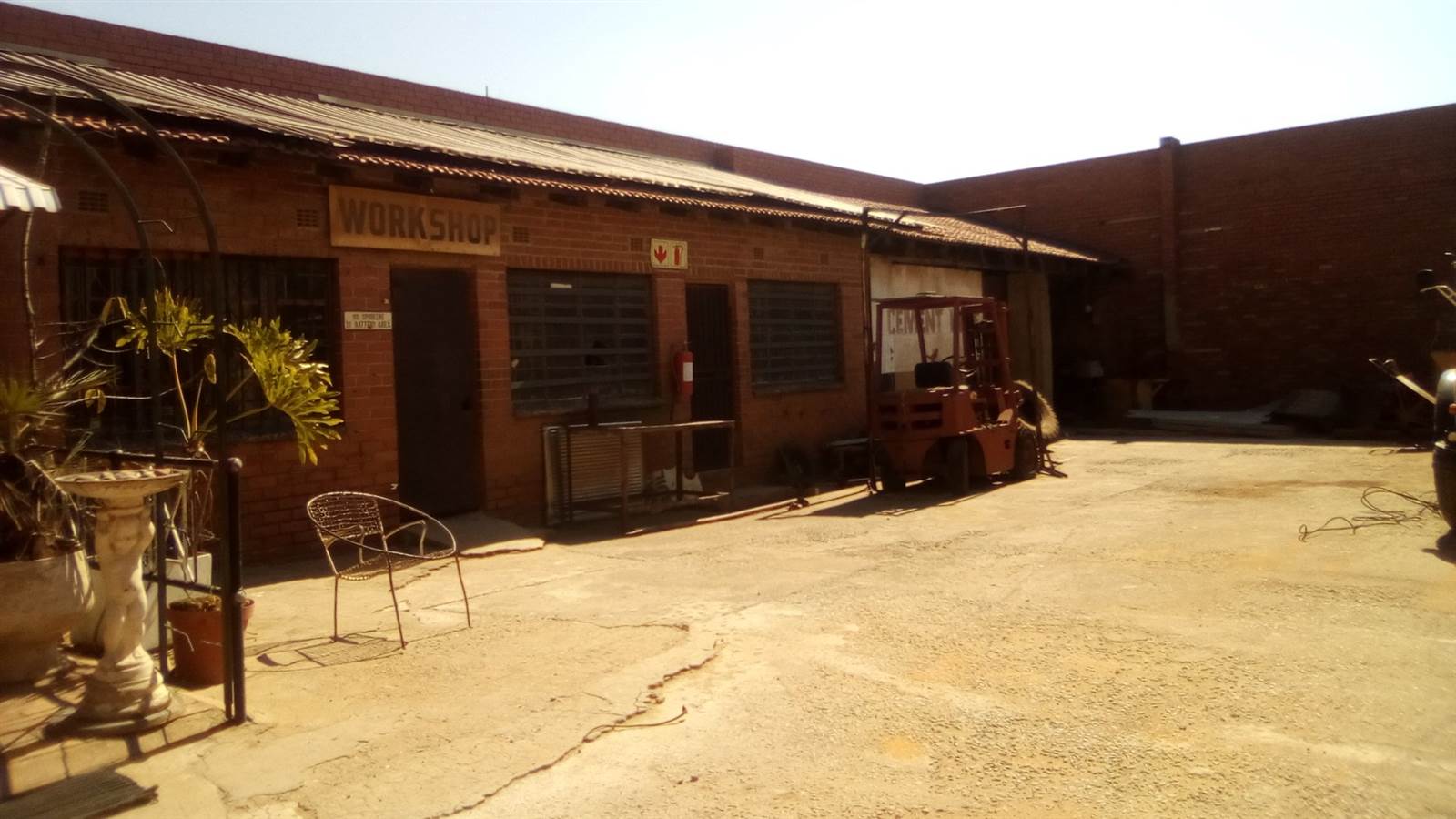 Commercial space in Tembisa photo number 5