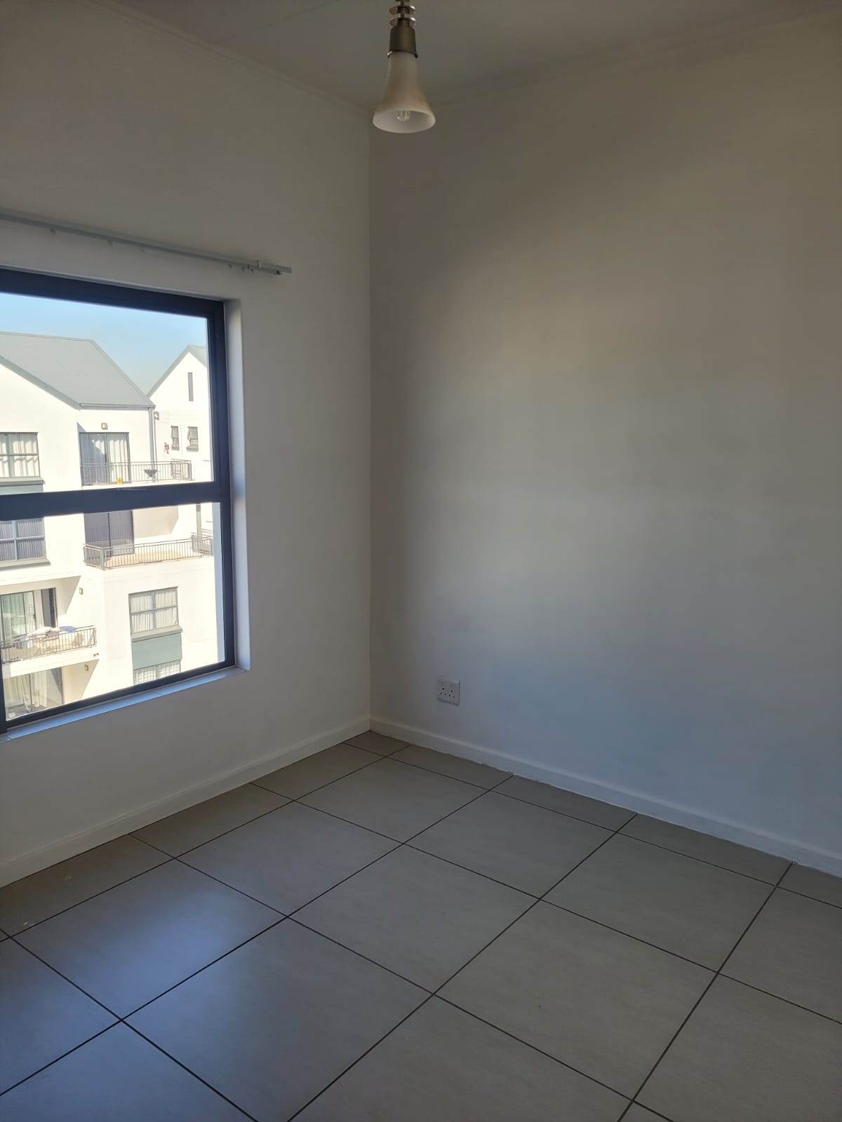 2 Bed Apartment in Edenvale photo number 9