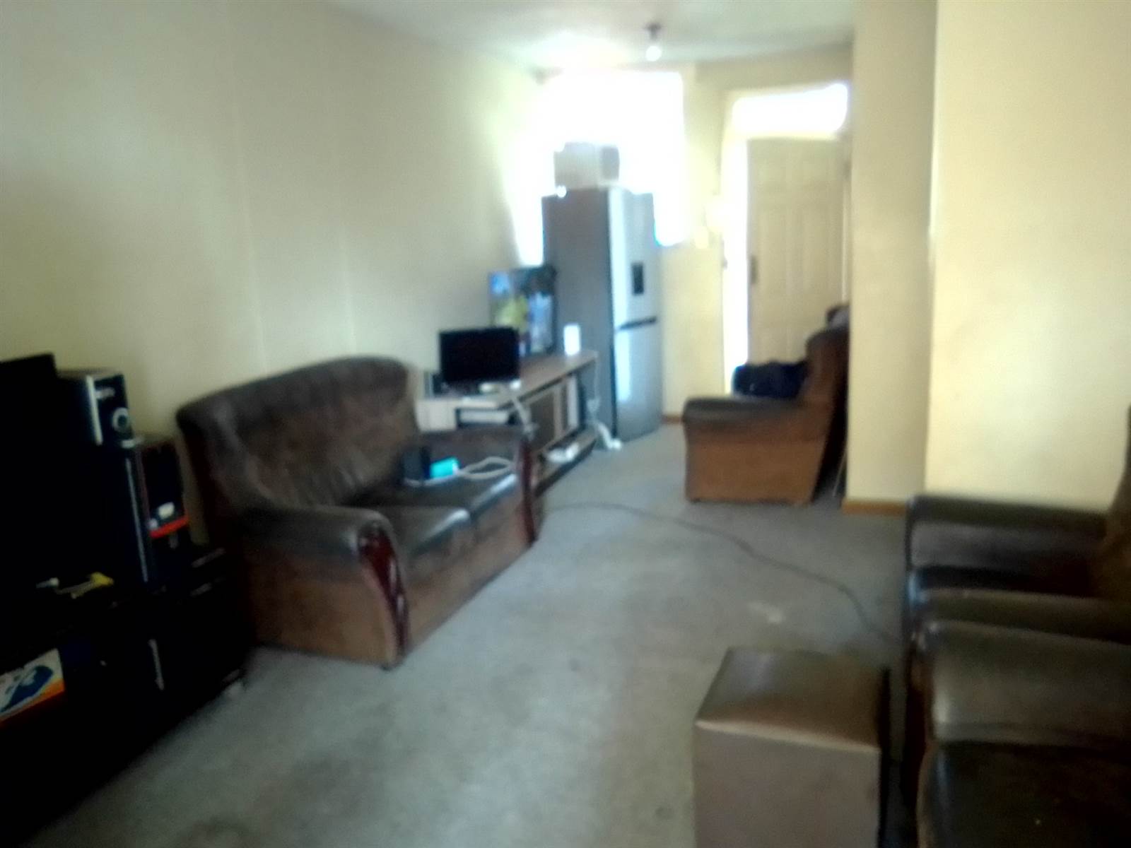 1.5 Bed Apartment in Sunnyside photo number 8