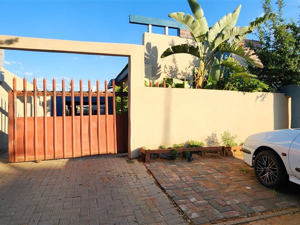 4.5 Bed House in Lenasia