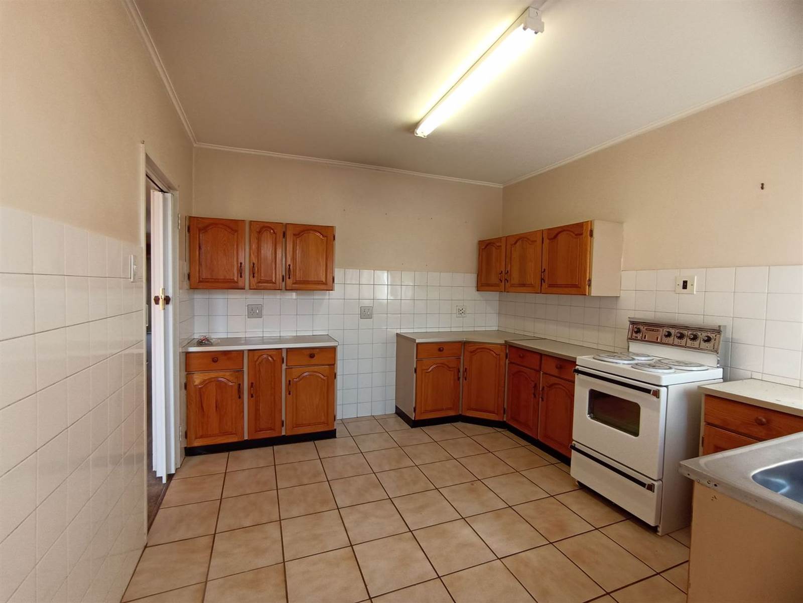 3 Bed Duplex in Potchefstroom Central photo number 11