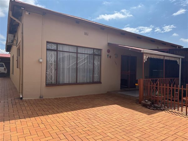 3 Bedroom House 3 Bedroom House