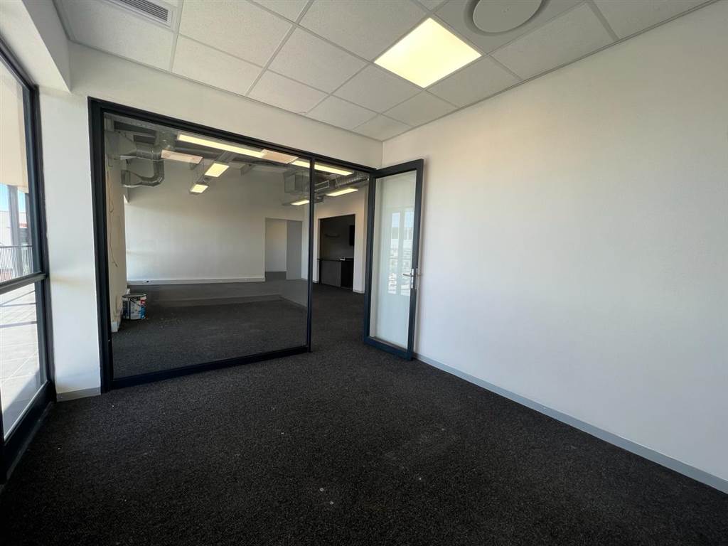 189  m² Commercial space in Parklands North photo number 11