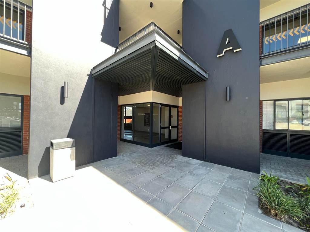189  m² Commercial space in Parklands North photo number 3
