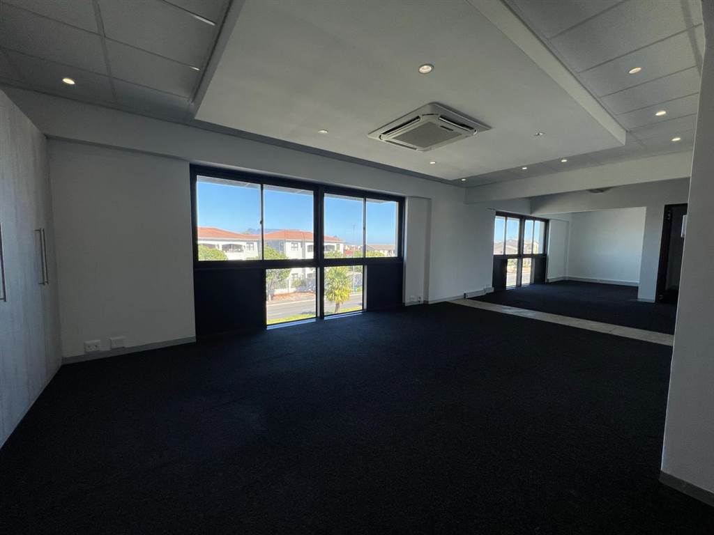 189  m² Commercial space in Parklands North photo number 7