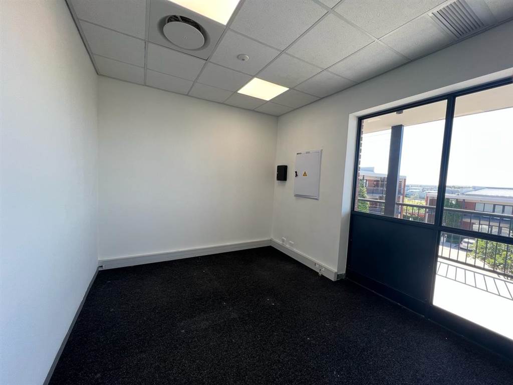 189  m² Commercial space in Parklands North photo number 10