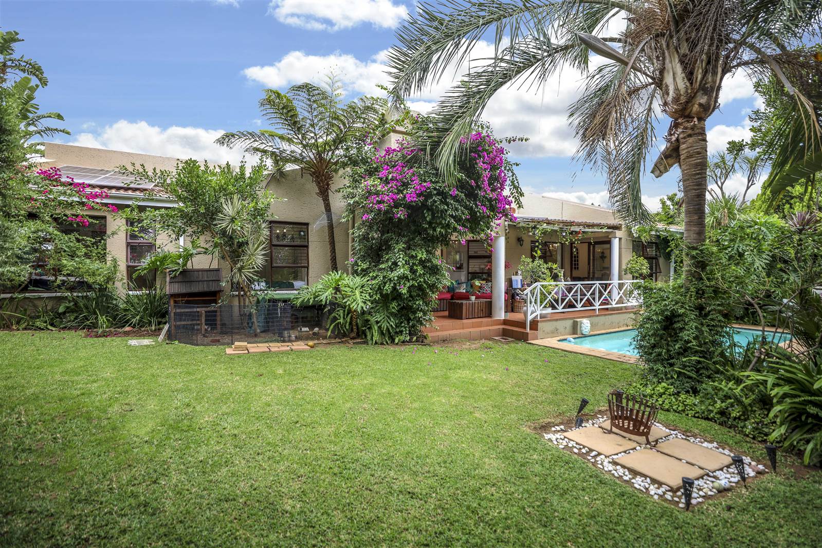 2.5 Bed Cluster in Douglasdale photo number 1