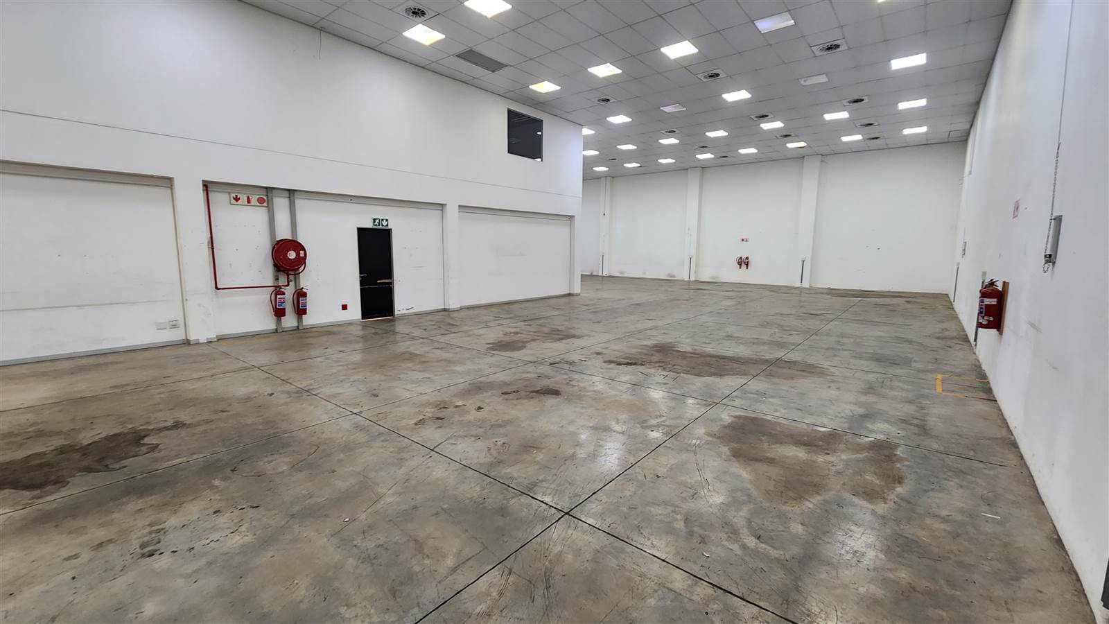 883  m² Industrial space in North Riding photo number 7