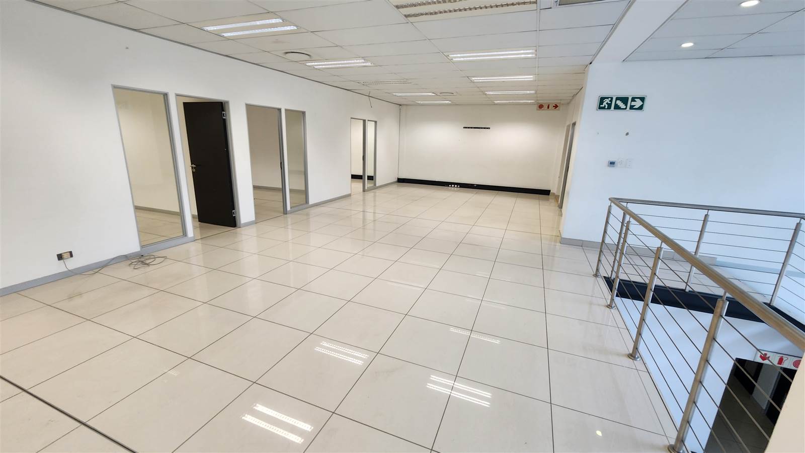 883  m² Industrial space in North Riding photo number 20