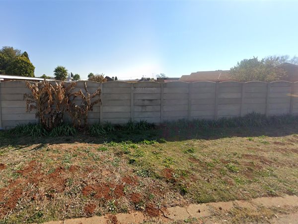 942 m² Land available in Welverdiend