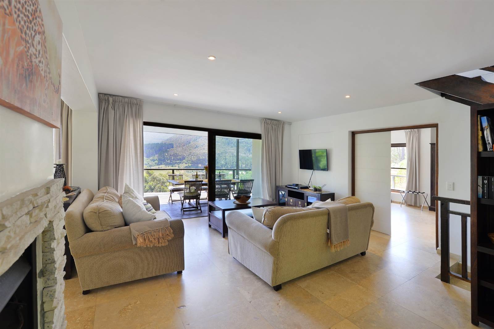 3 Bed House in Hout Bay and surrounds photo number 7