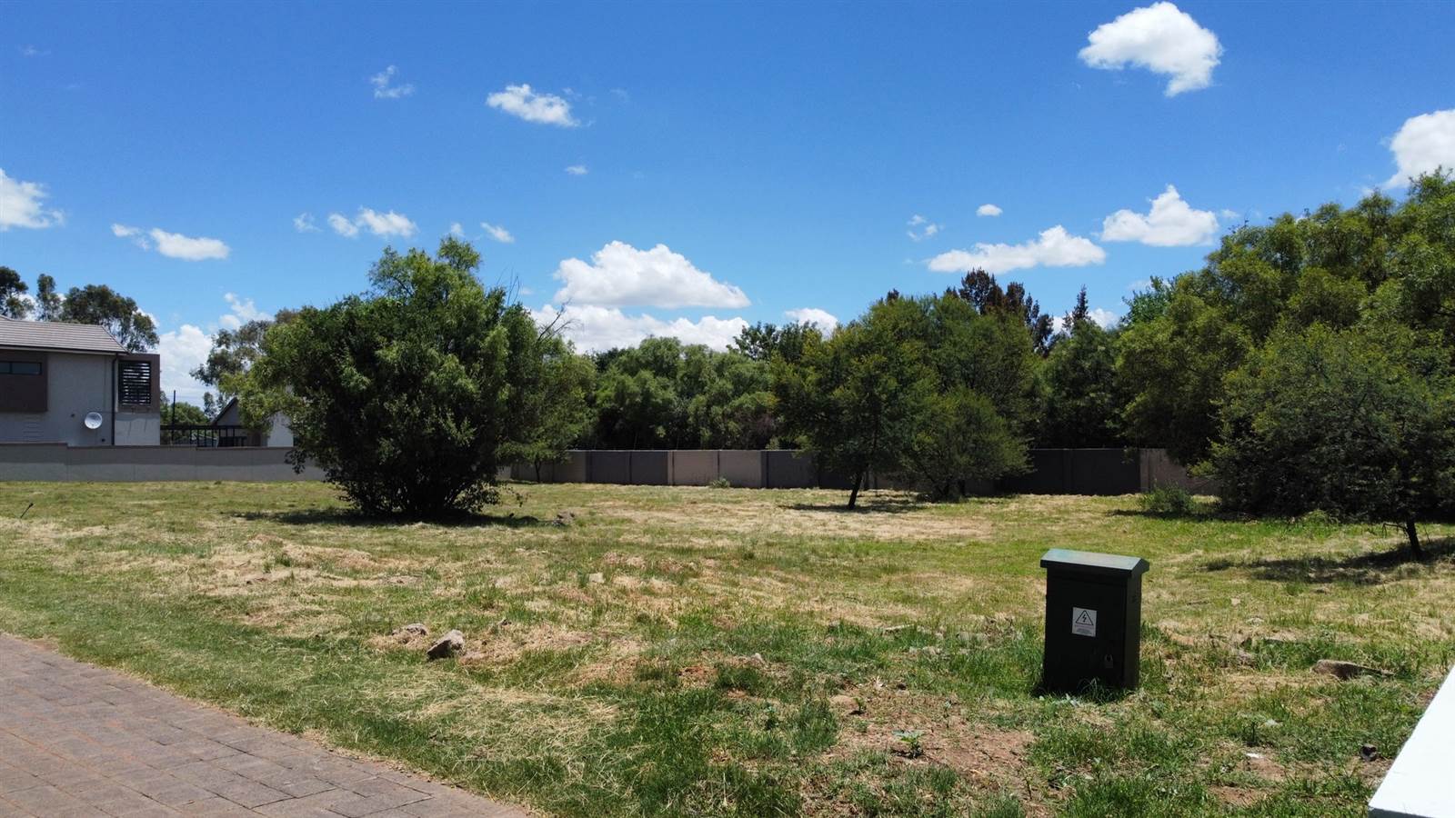 1250 m² Land available in Bayswater photo number 2