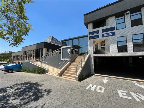 200  m² Commercial space in Bryanston