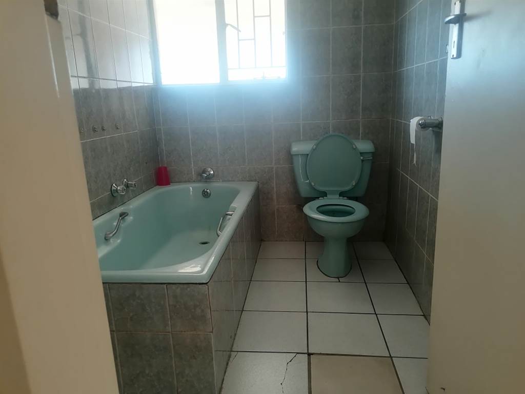 3 Bed Cluster in Kempton Park Central photo number 14