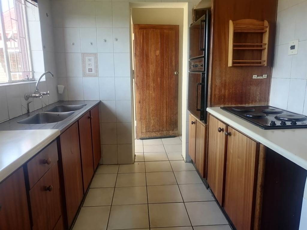 3 Bed Cluster in Kempton Park Central photo number 3