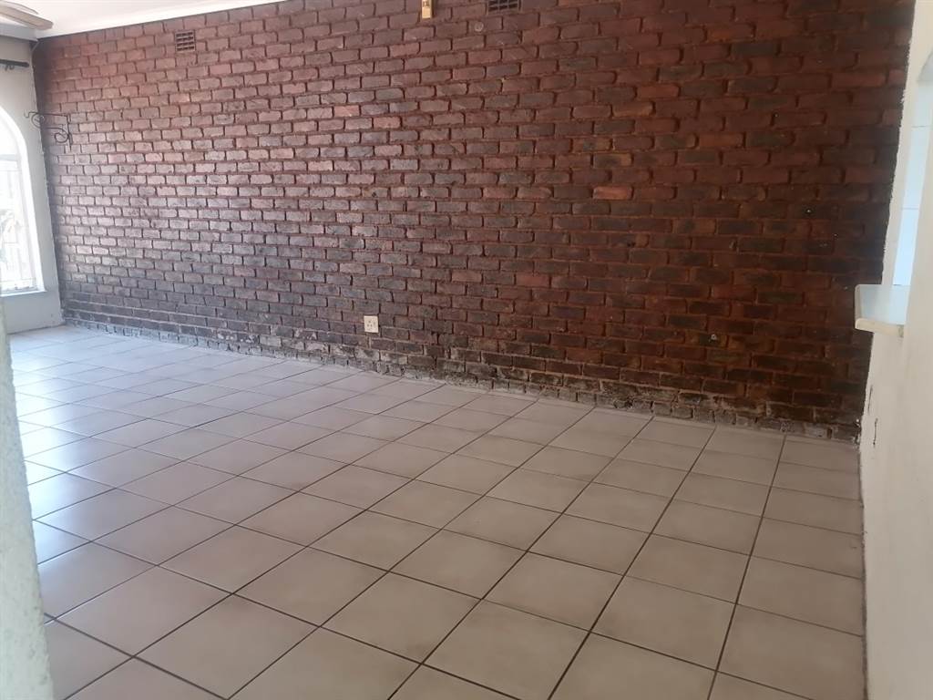 3 Bed Cluster in Kempton Park Central photo number 4