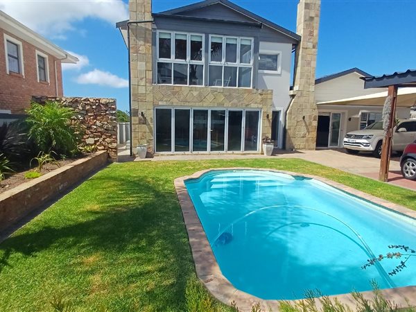 6 Bedroom House