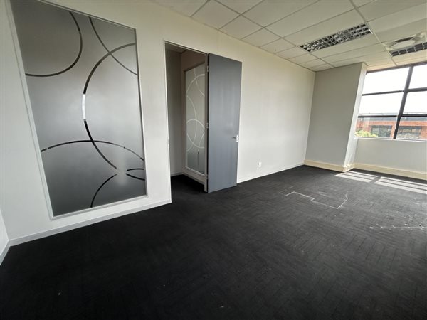 206  m² Office Space