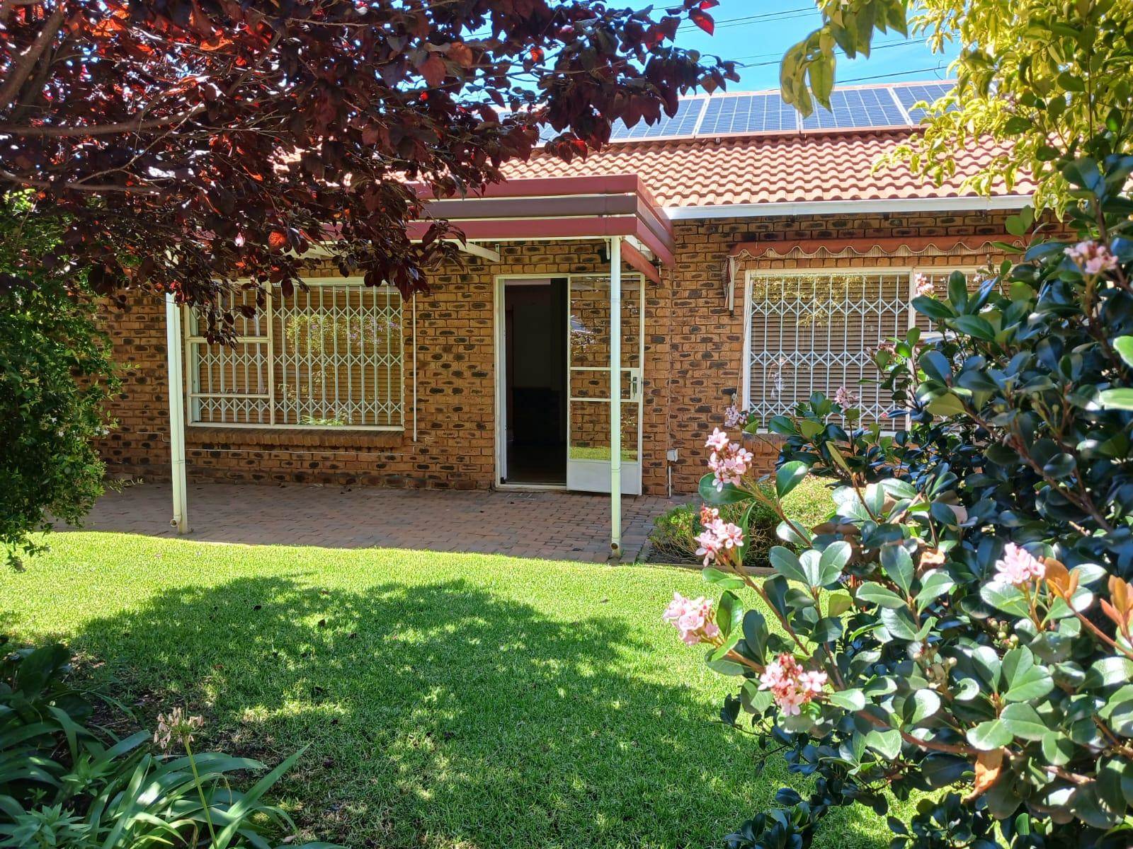 2 Bed Townhouse in Edenvale photo number 18