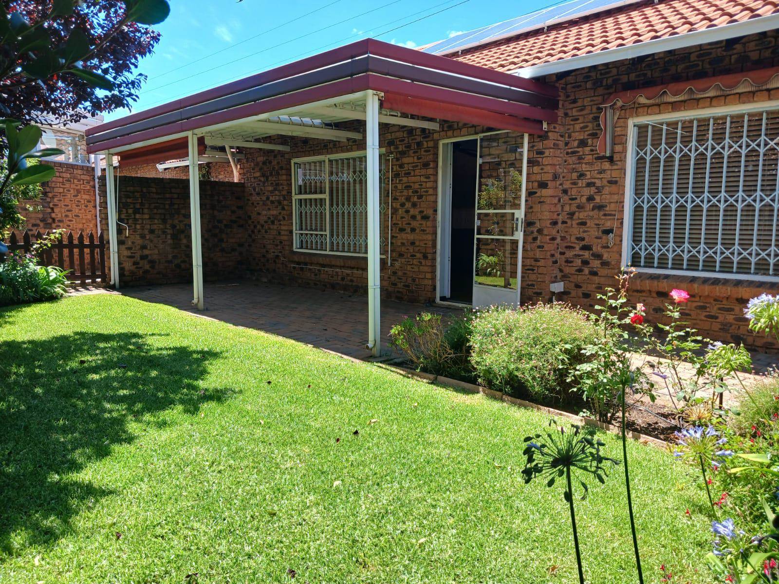 2 Bed Townhouse in Edenvale photo number 21