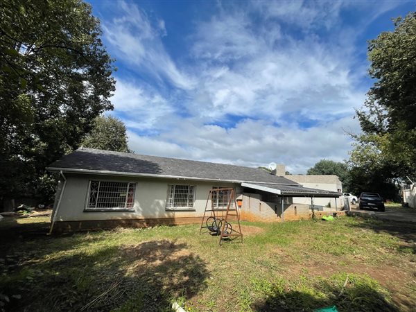 4 Bedroom House 4 Bedroom House