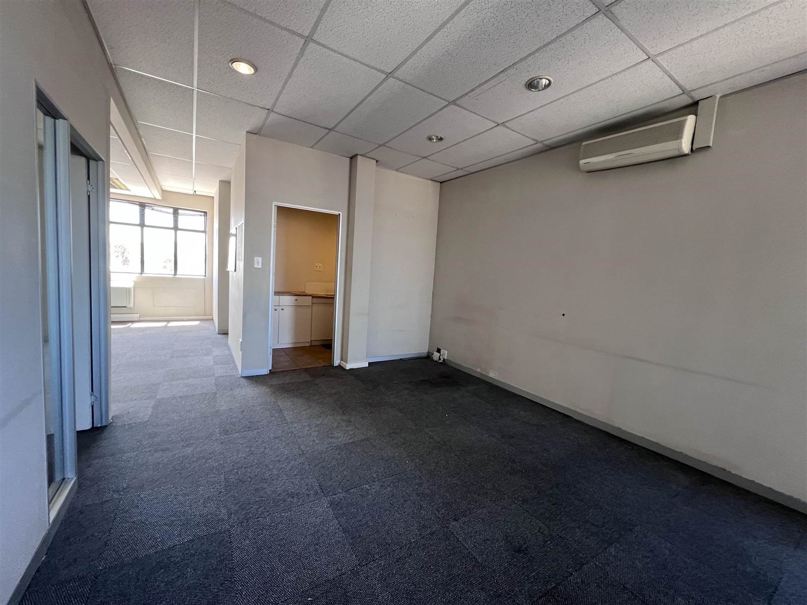 60  m² Commercial space in Century City photo number 2