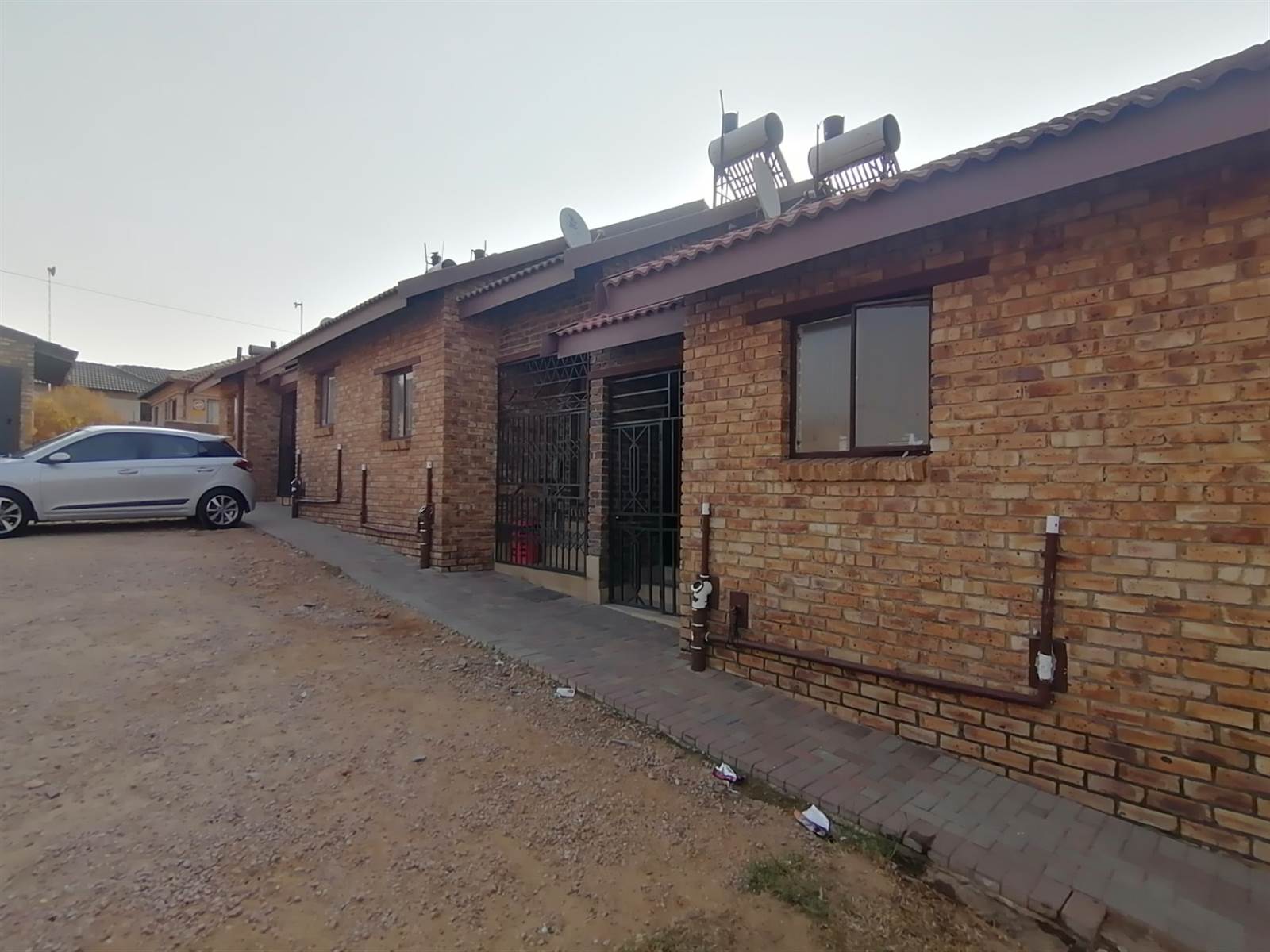 2 Bed Apartment in Olievenhoutbosch photo number 14