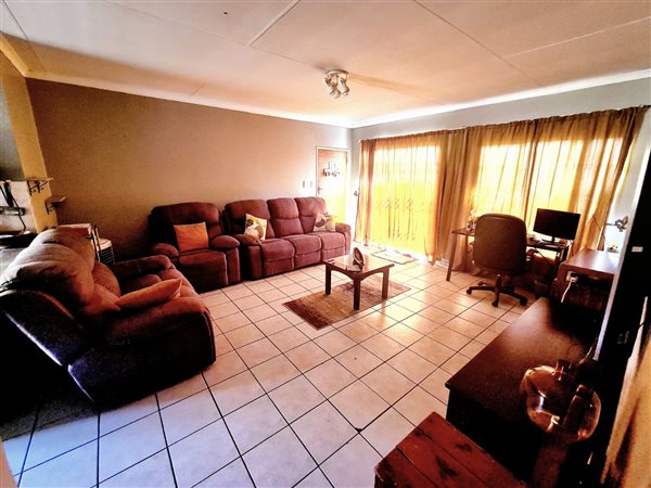 2 Bedroom Townhouse 2 Bedroom Townhouse