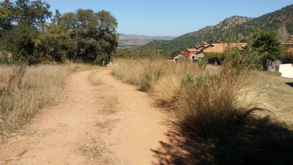1180 m² Land available in Broederstroom photo number 5