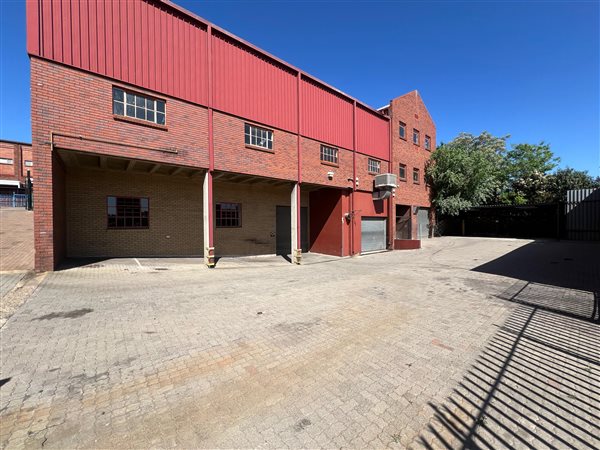 710  m² Industrial space