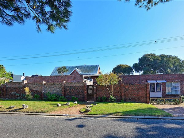 5 Bed House in Tableview
