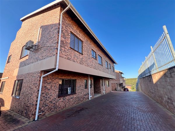 3 Bedroom Townhouse 3 Bedroom Townhouse