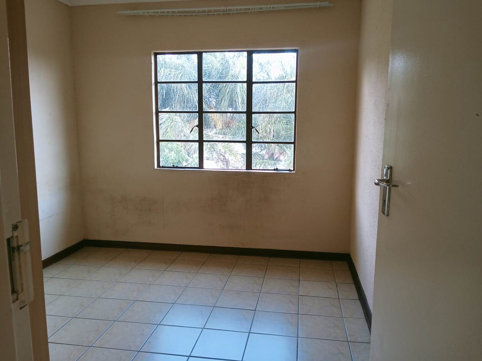 2 Bed Flat in Bo Dorp photo number 12