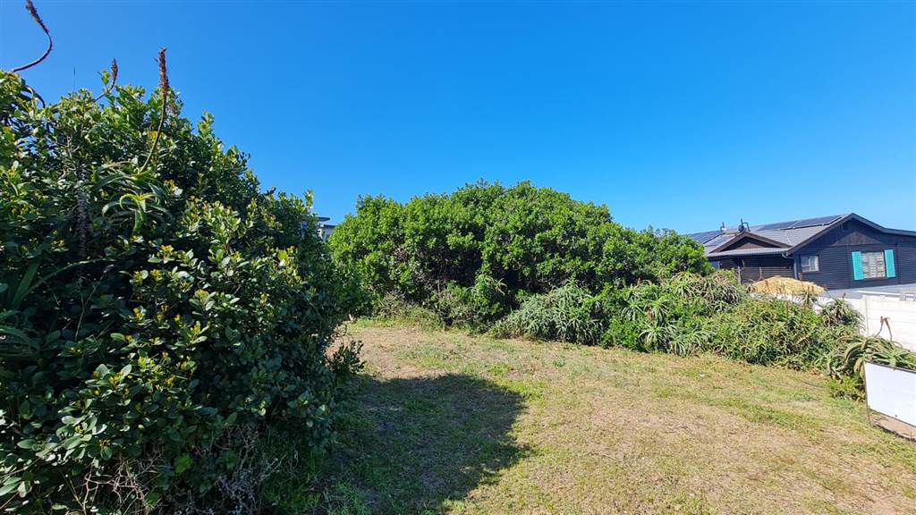687 m² Land available in Reebok photo number 4