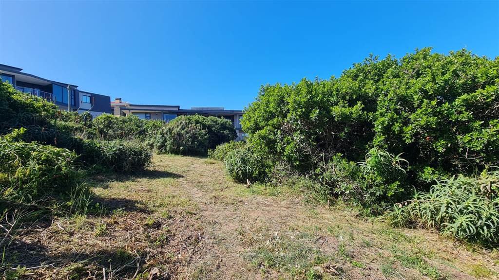 687 m² Land available in Reebok photo number 10