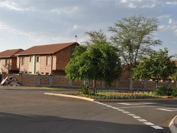 3 Bedroom Duplex 3 Bedroom Duplex