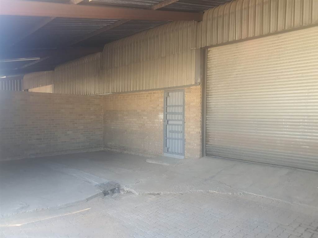 225  m² Industrial space in Clayville East photo number 14