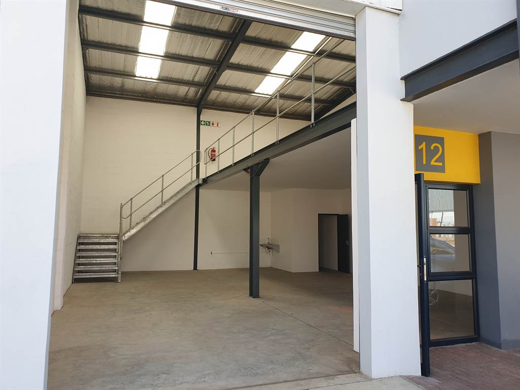180  m² Industrial space in Cornubia photo number 9