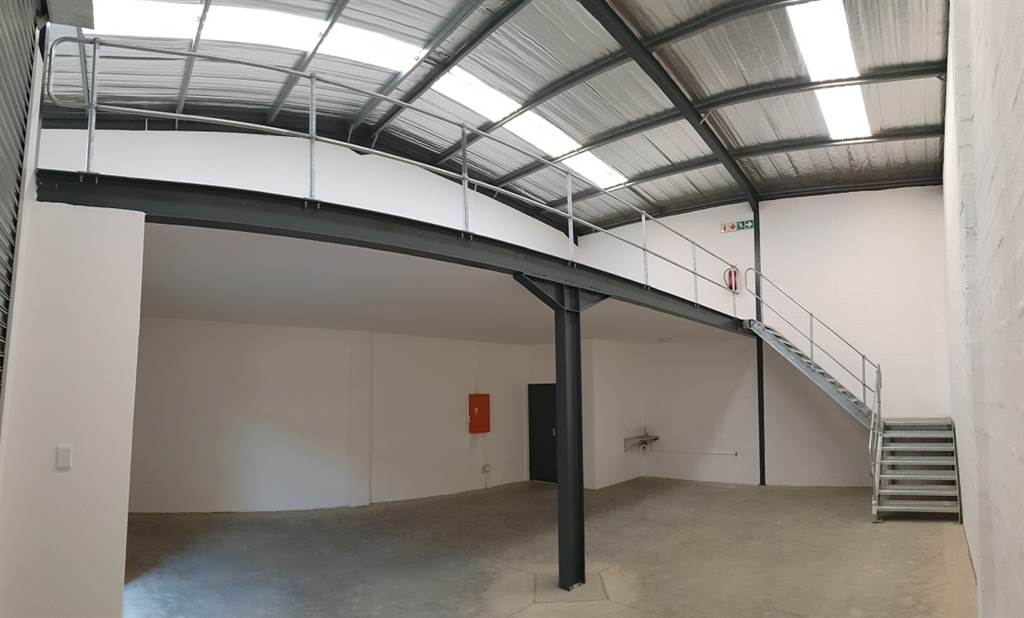 180  m² Industrial space in Cornubia photo number 3