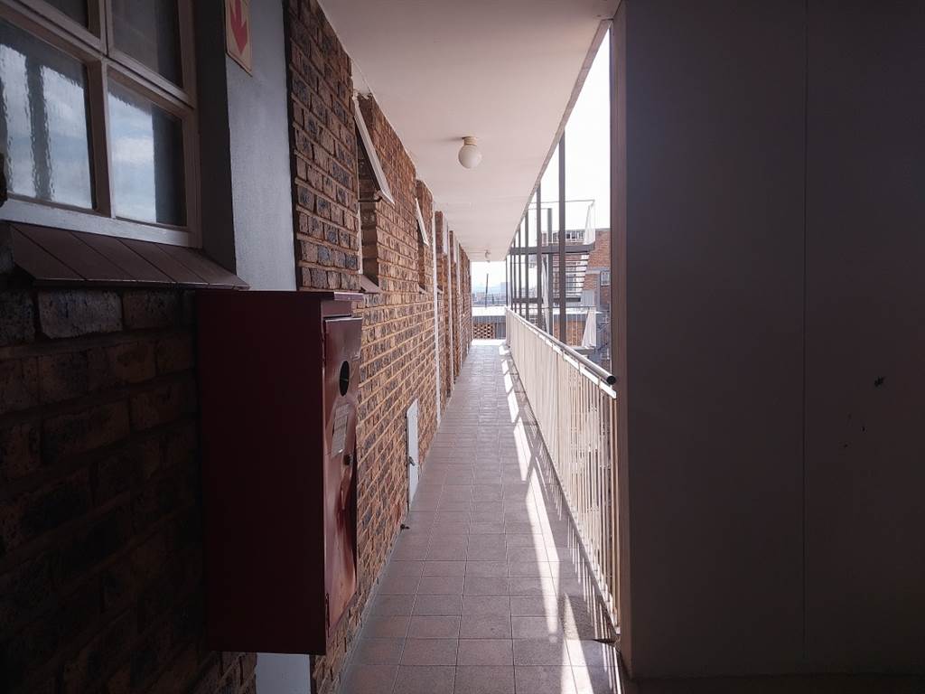 1 Bed Apartment in Pretoria Central photo number 4