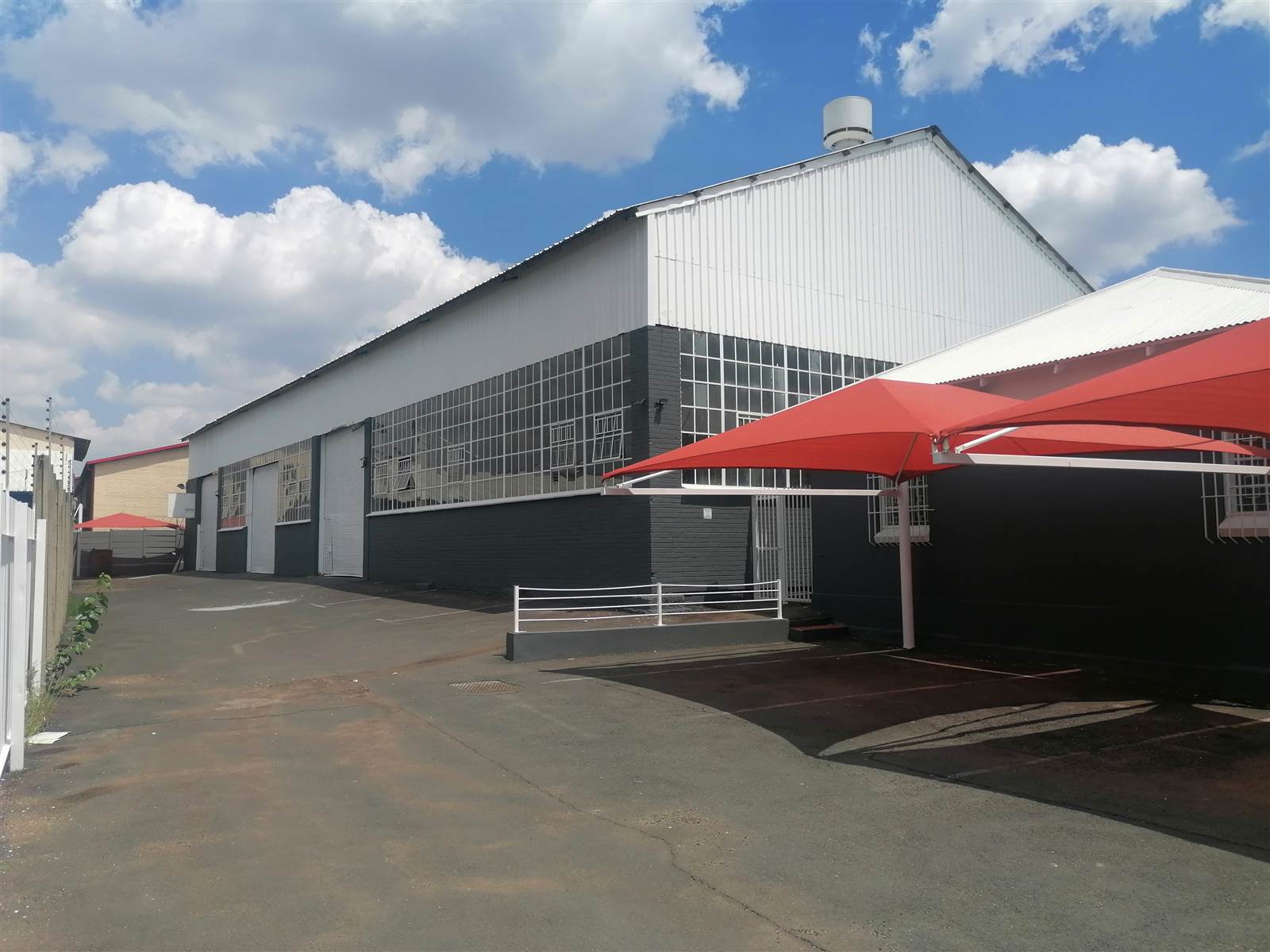 989  m² Industrial space in Eastleigh photo number 2