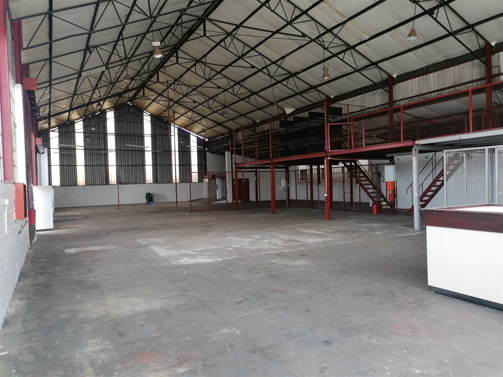 989  m² Industrial space in Eastleigh photo number 4