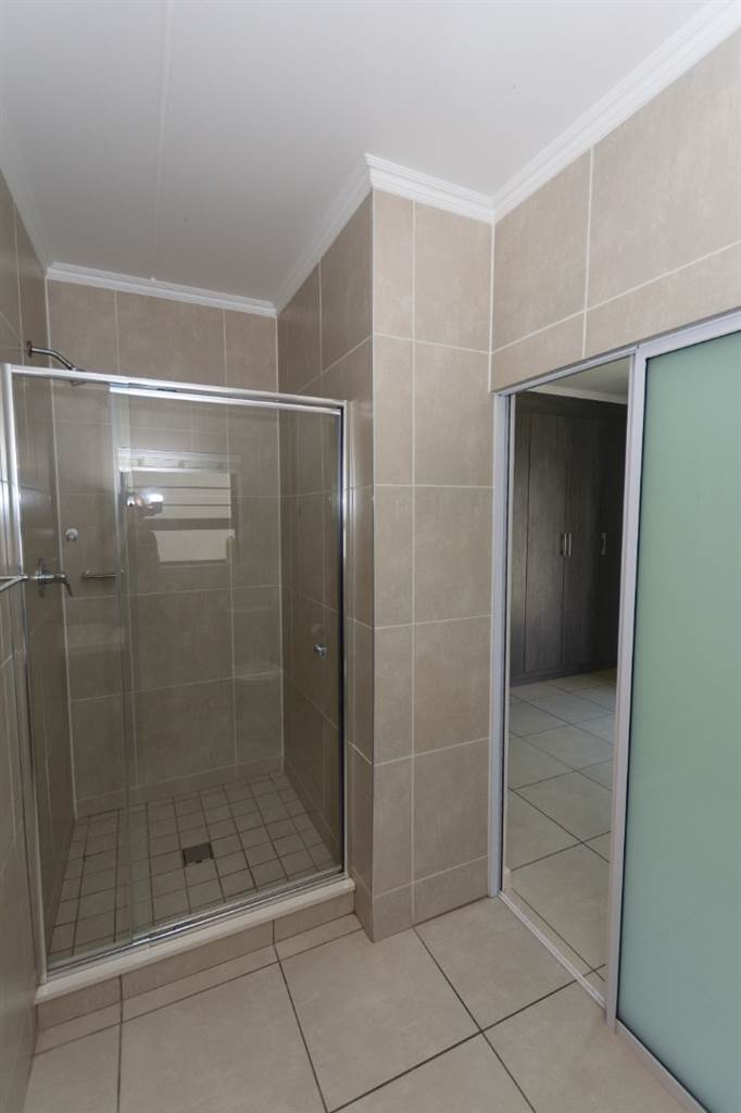 3 Bed Apartment in Modderfontein photo number 13
