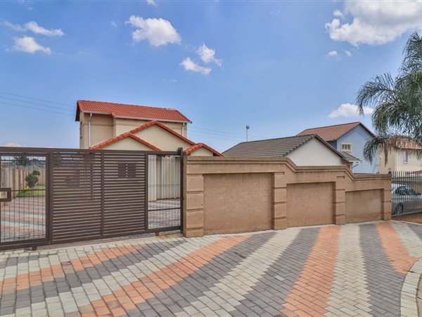 3 Bedroom House 3 Bedroom House