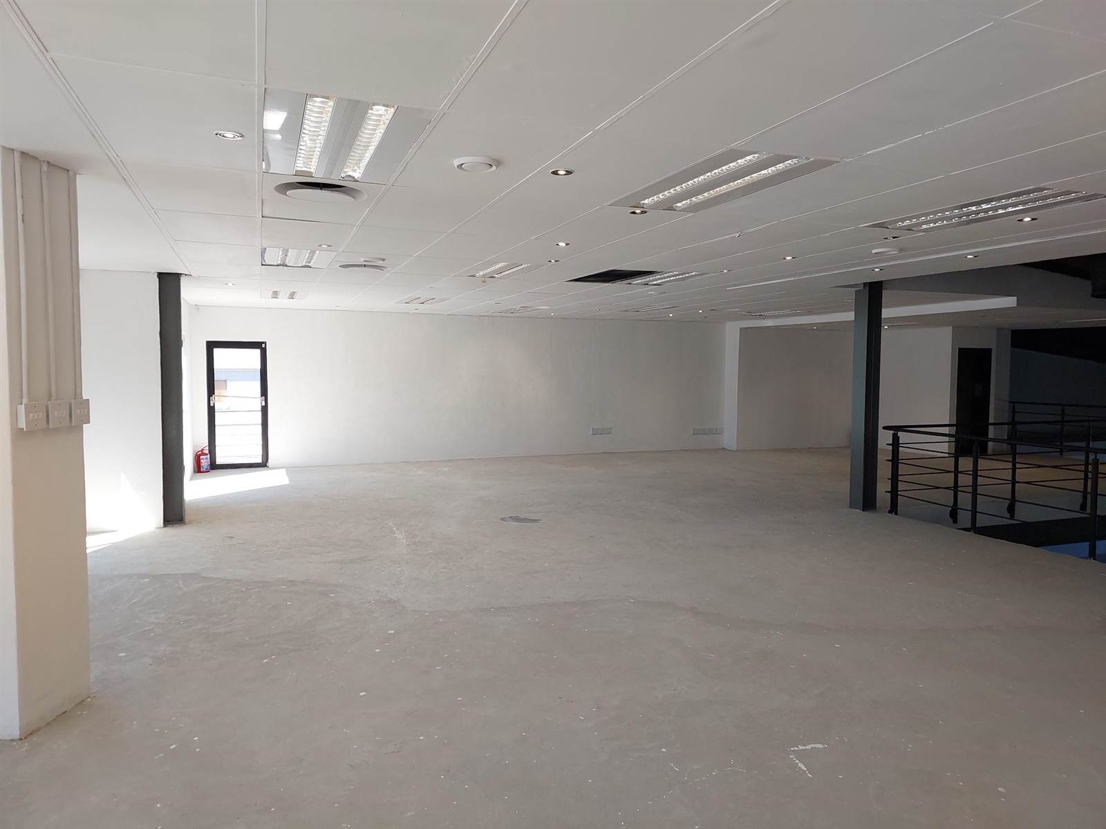 991  m² Commercial space in Bryanston photo number 18