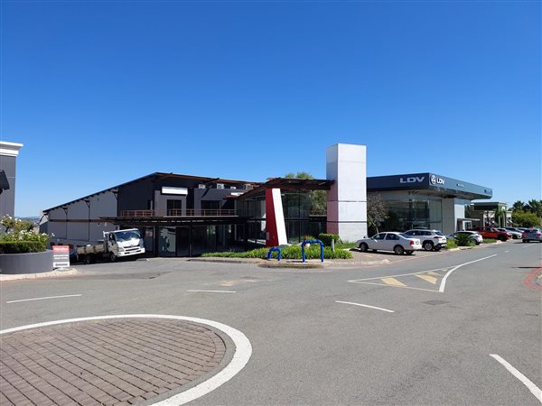 991  m² Commercial space in Bryanston