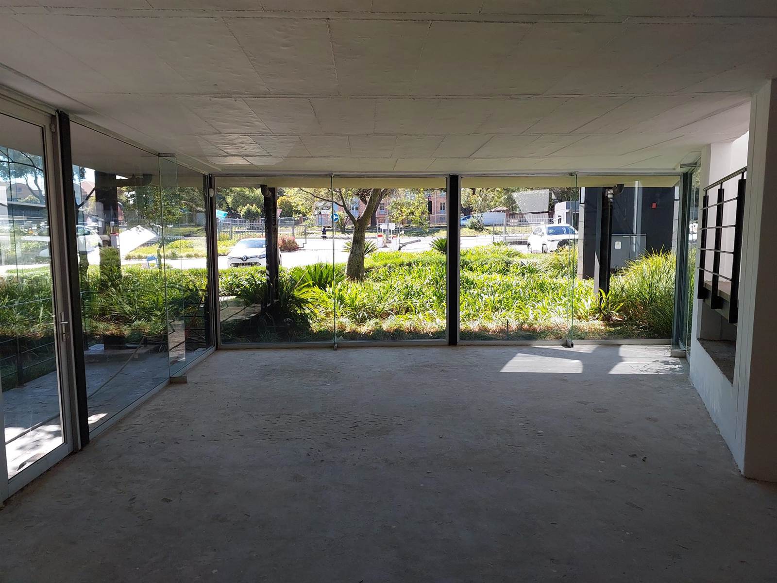991  m² Commercial space in Bryanston photo number 2