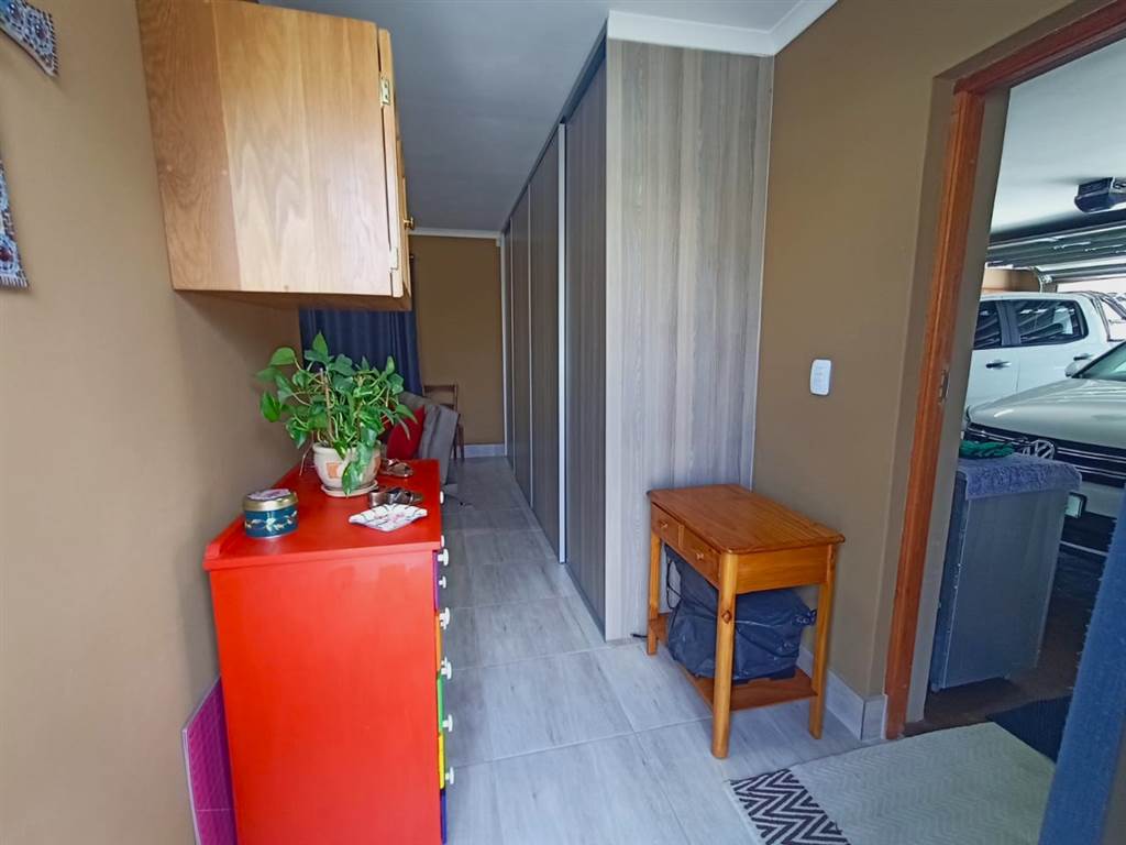 2 Bed House in Humansdorp photo number 15