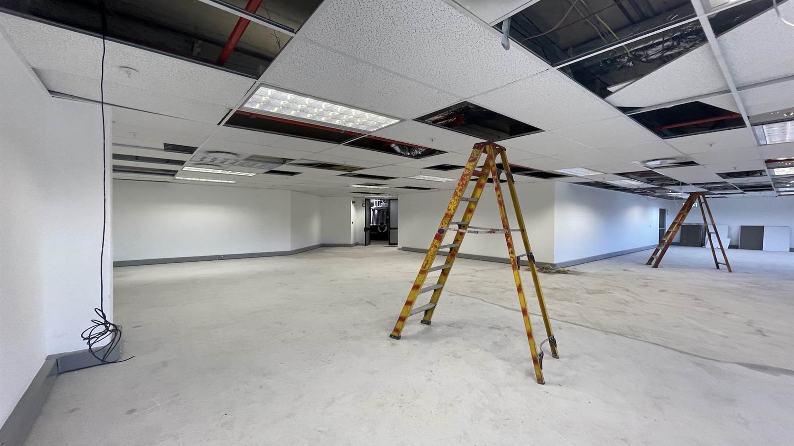 240  m² Commercial space in Tyger Valley photo number 8