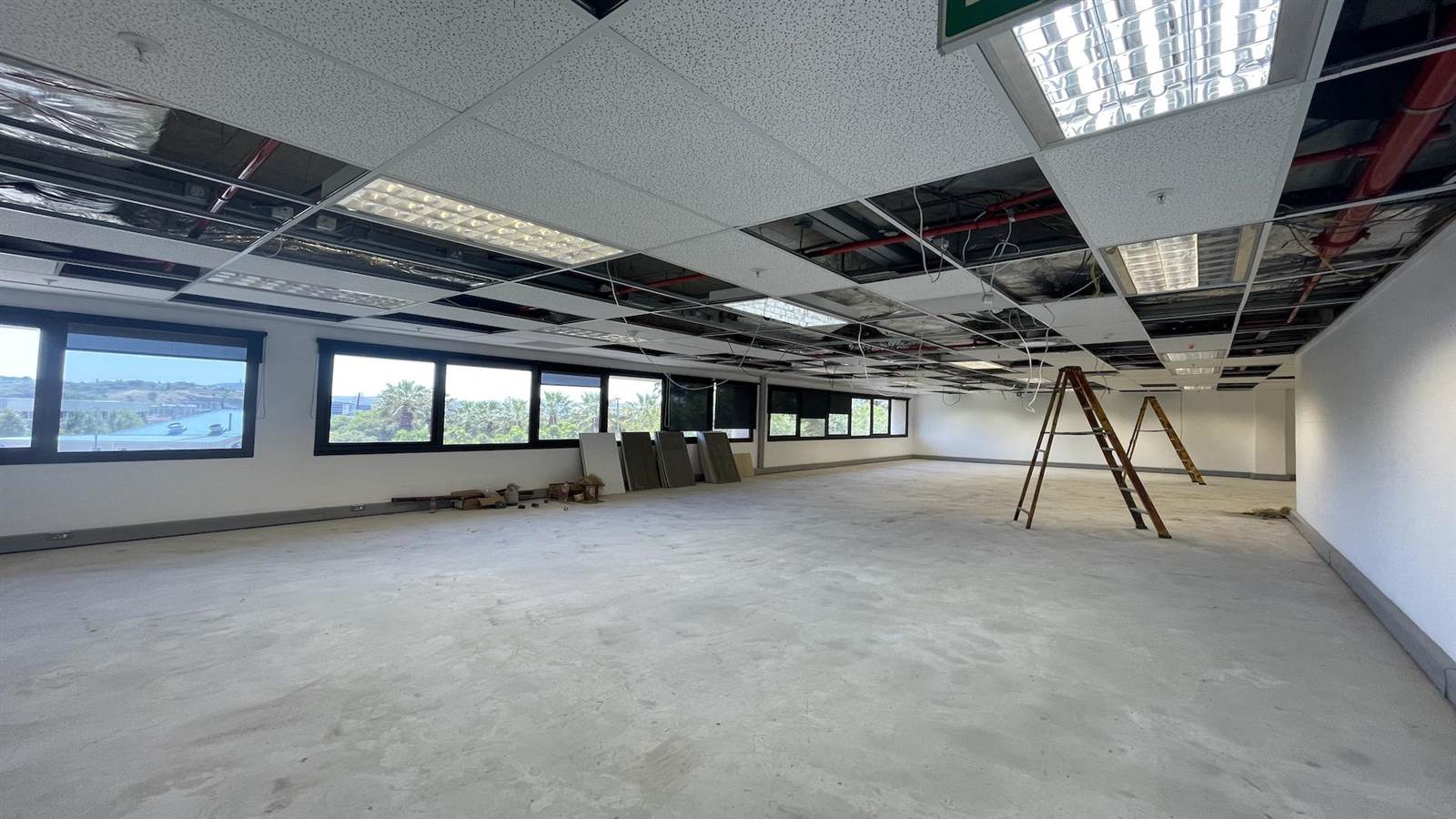 240  m² Commercial space in Tyger Valley photo number 11